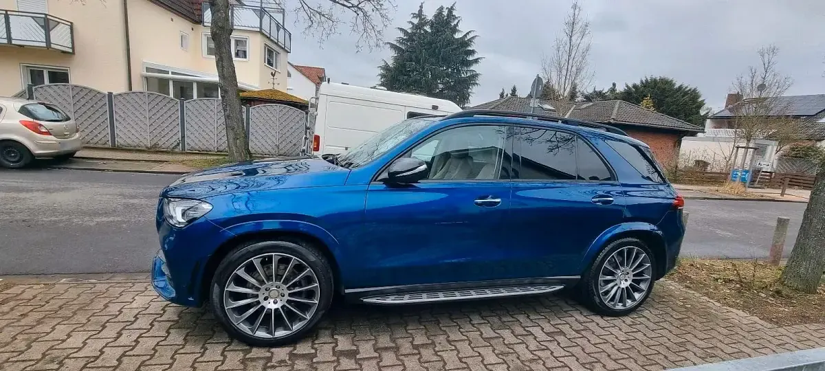 Gebraucht Mercedes GLE300 AMG line 245 PS (180 kW) 2019 Blau SUV