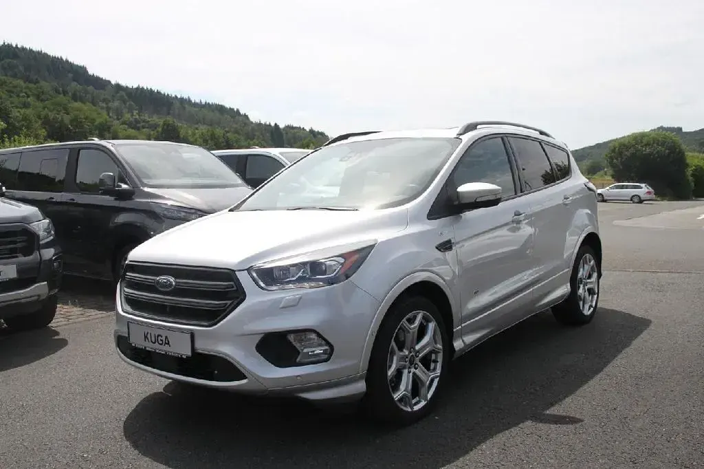 Gebraucht Ford Kuga ST-Line 179 PS (131 kW) 2017 Polarsilber metallic SUV