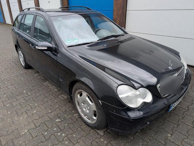Schwarz Gebraucht 2003 Mercedes C240 Kombi | 1.950 € (Fairer Preis) - Bild 1/4