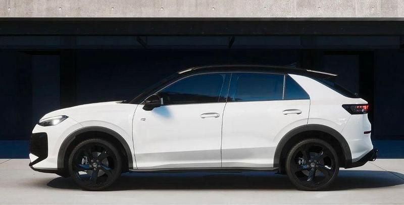 Neu VW T-Roc R-line 150 PS (110 kW) 2026 Pure white uni/schwarz uni SUV