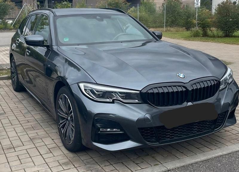 Grau Gebraucht 2020 BMW 330e M Sport Kombi | 28.500 € (Guter Preis) - Bild 1/4