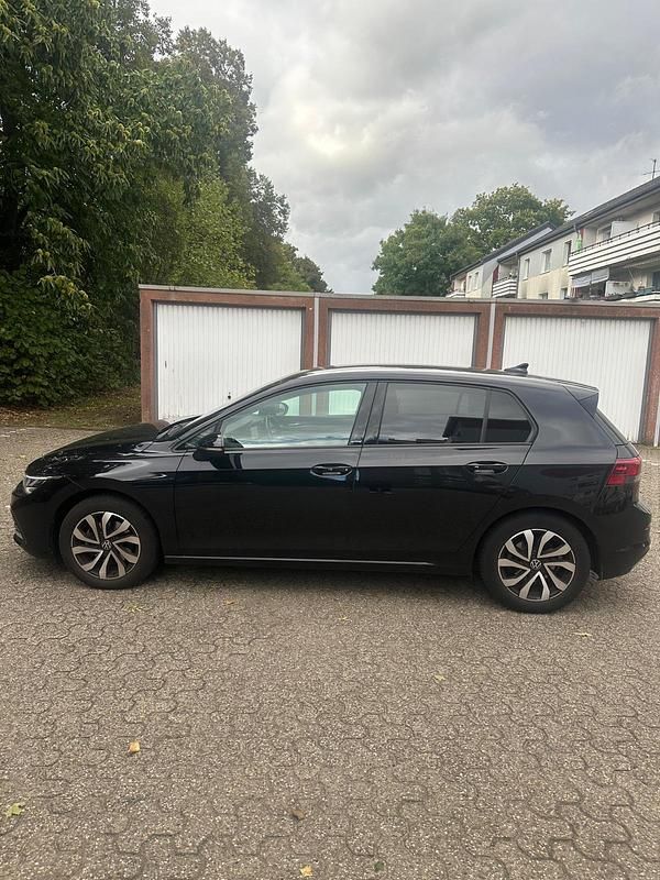 Gebraucht VW Golf VIII 150 PS (110 kW) 2021 Schwarz Kleinwagen