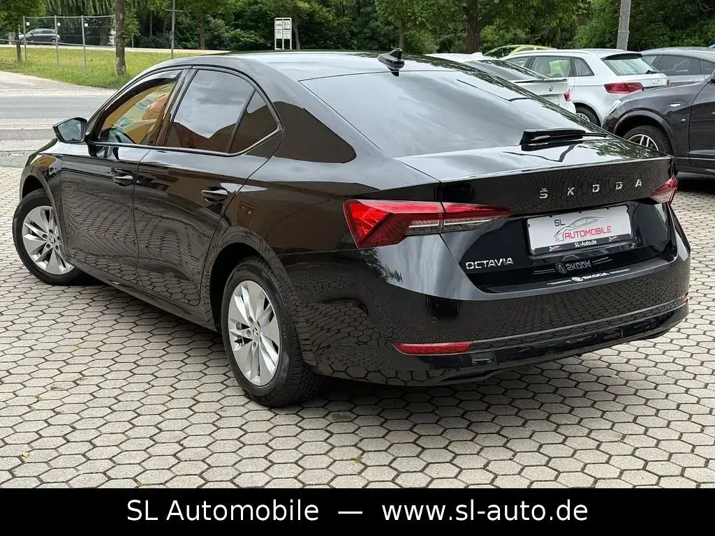 Gebraucht Skoda Octavia Ambition 116 PS (85 kW) 2020 Schwarz Limousine