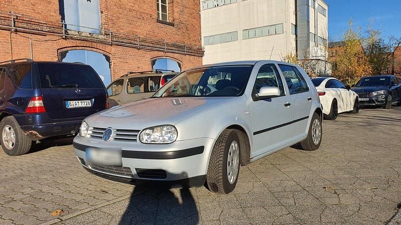Gebraucht VW Golf IV 105 PS (77 kW) 2000 Silber Kleinwagen
