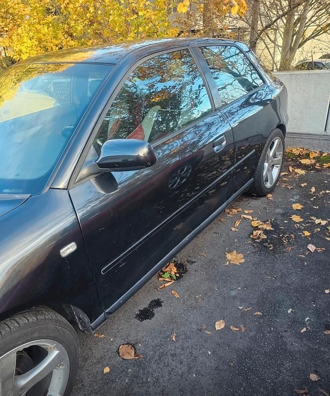Schwarz Gebraucht 2000 Audi A3 Kleinwagen | 2.500 € (Teuer) - Bild 1/4
