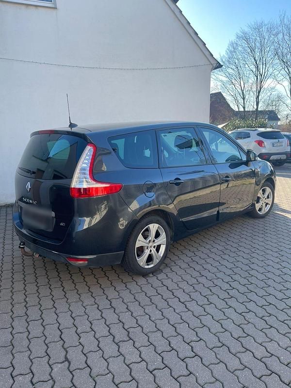 Gebraucht Renault Mégane 131 PS (96 kW) 2010 Grau Van / Kleinbus