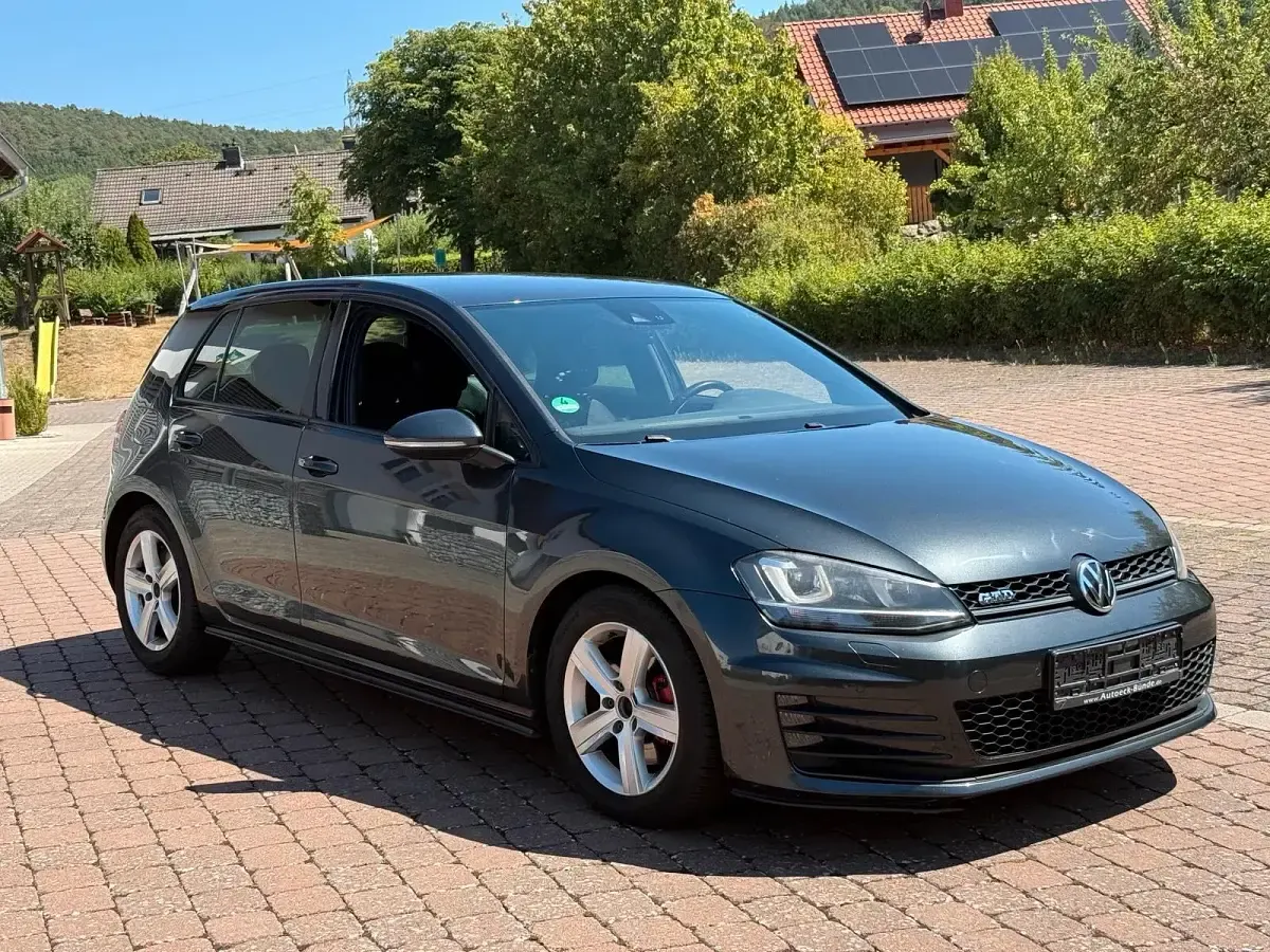 Gebraucht VW Golf VII Sound 184 PS (135 kW) 2014 Grau Kleinwagen