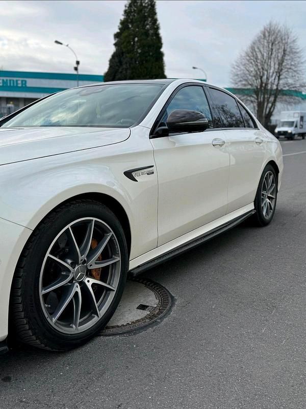Gebraucht Mercedes E63S AMG AMG 612 PS (450 kW) 2018 Weiß Limousine
