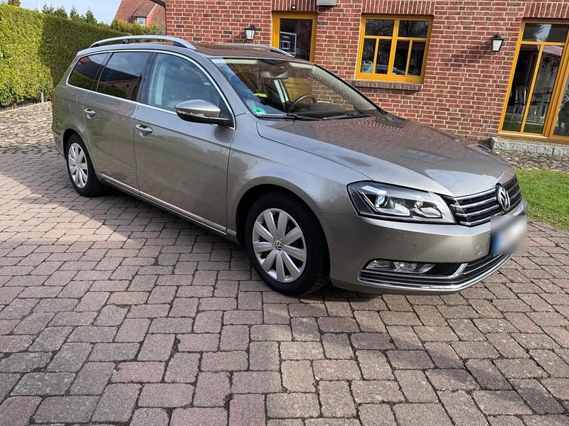 Gebraucht VW Passat Highline 177 PS (130 kW) 2013 Braun Kombi