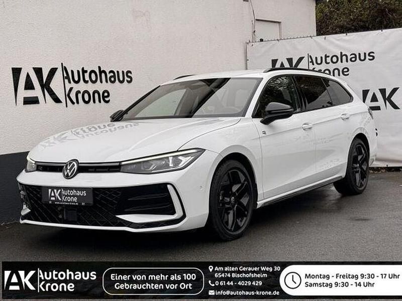 Pure white Gebraucht 2024 VW Passat R-line Kombi | 40.990 € (Fairer Preis) - Bild 1/4