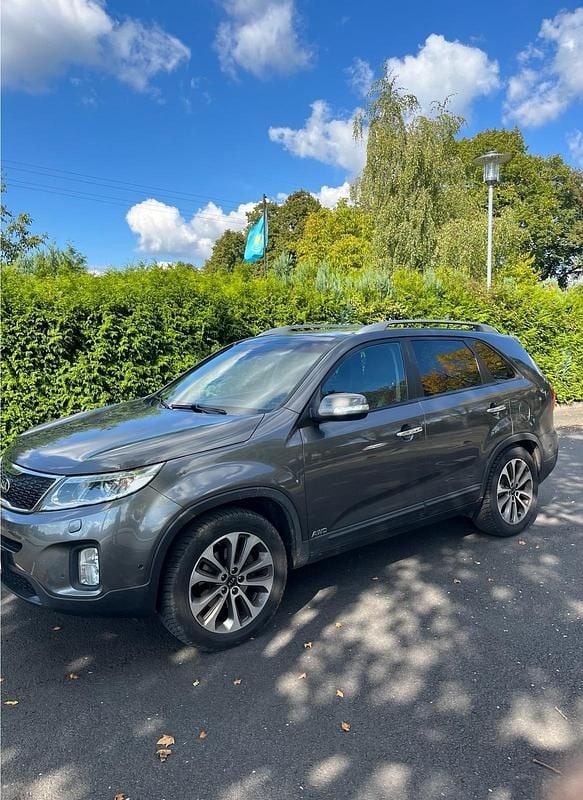 Grau Gebraucht 2014 Kia Sorento Platinum SUV | 13.999 € (Superpreis) - Bild 1/4