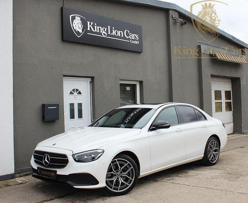 Polarweiss unilack Gebraucht 2021 Mercedes E220 AMG Limousine | 34.880 € (Fairer Preis) - Bild 1/4