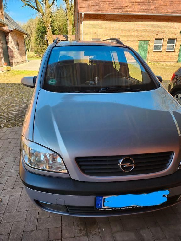 Gebraucht Opel Zafira 125 PS (91 kW) 2001 Silber Van / Kleinbus