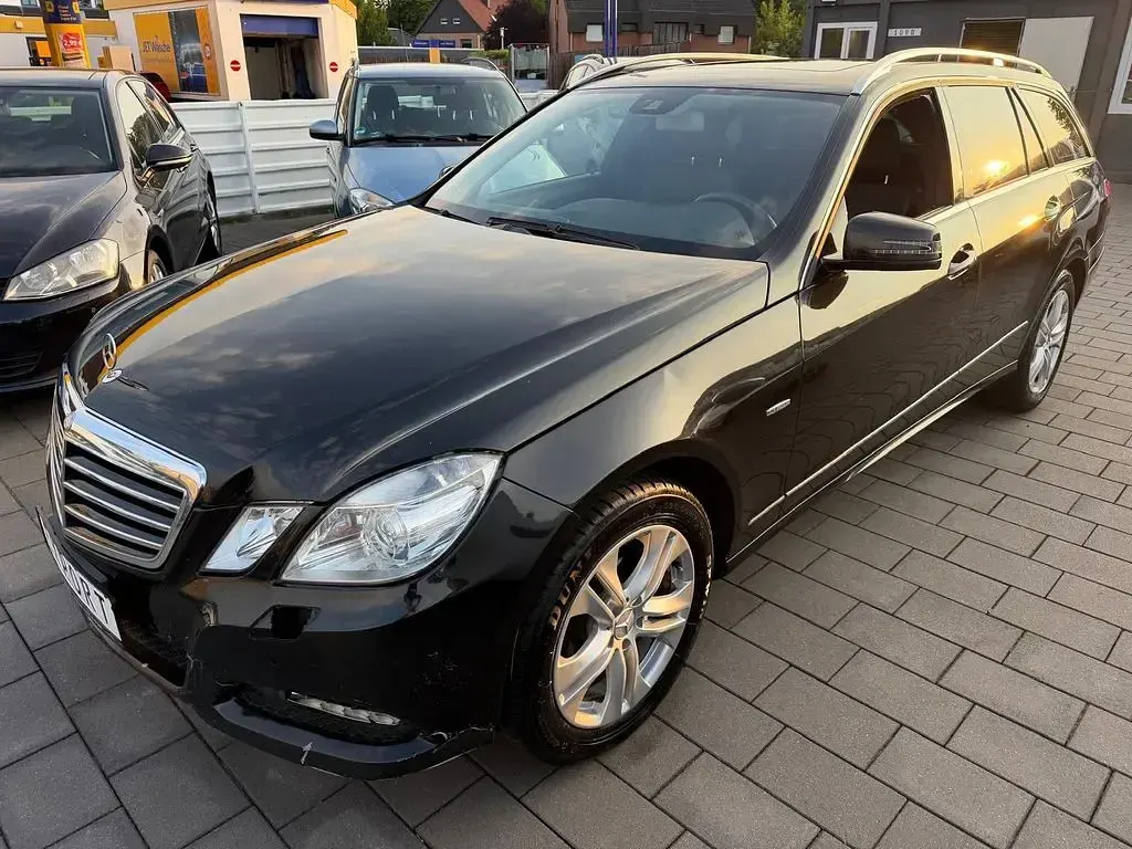Gebraucht Mercedes E350 265 PS (194 kW) 2011 Schwarz Kombi