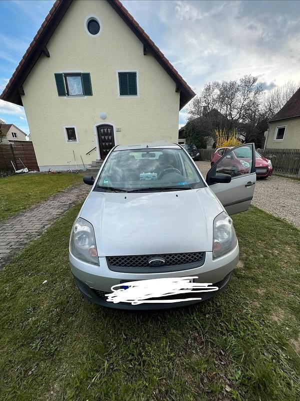 Gebraucht Ford Fiesta 60 PS (44 kW) 2008 Grau Kleinwagen