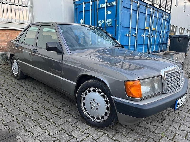 Grau Gebraucht 1989 Mercedes 190 Limousine | 3.990 € - Bild 1/4