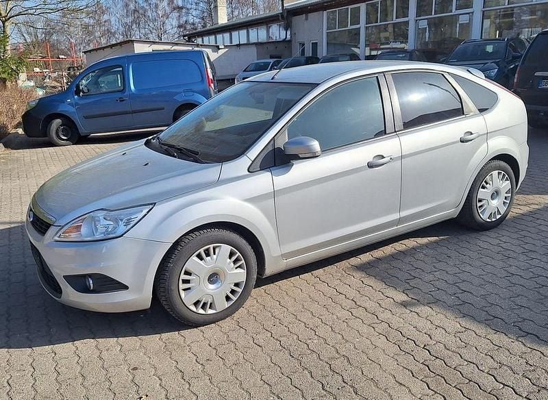 Gebraucht Ford Focus 101 PS (74 kW) 2009 Silber Limousine