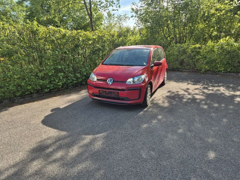 Rot Gebraucht 2017 VW up! Sound Kleinwagen | 7.800 € (Guter Preis) - Bild 1/4
