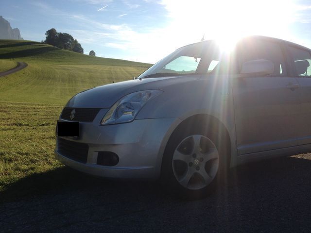 Gebraucht Suzuki Swift Comfort 139 PS (102 kW) 2006 Silber metallic Kleinwagen