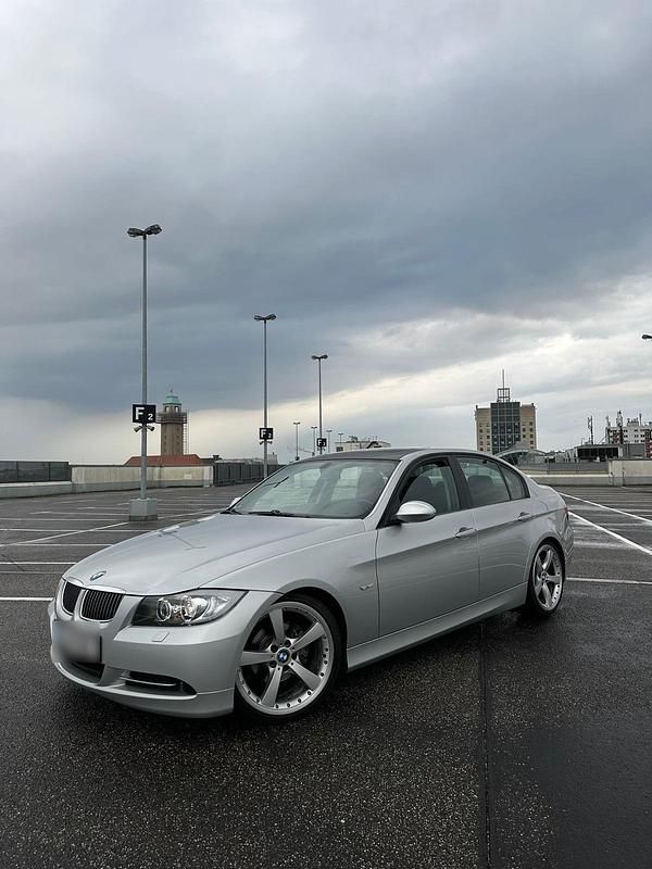 Gebraucht BMW 320 150 PS (110 kW) 2006 Silber Limousine