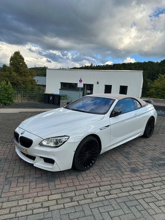 Weiß Gebraucht 2012 BMW 650 Cabriolet M Sport Cabrio | 20.900 € (Superpreis) - Bild 1/4