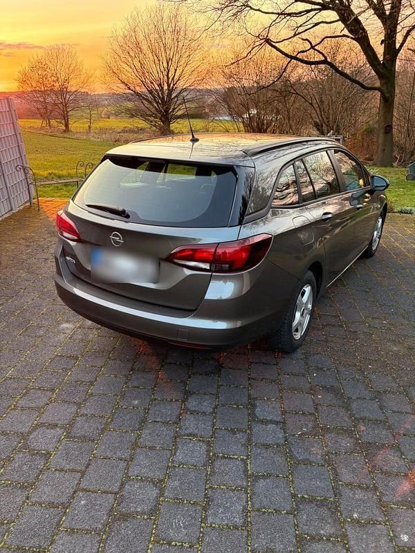 Gebraucht Opel Astra Business 101 PS (74 kW) 2017 Grau Kombi
