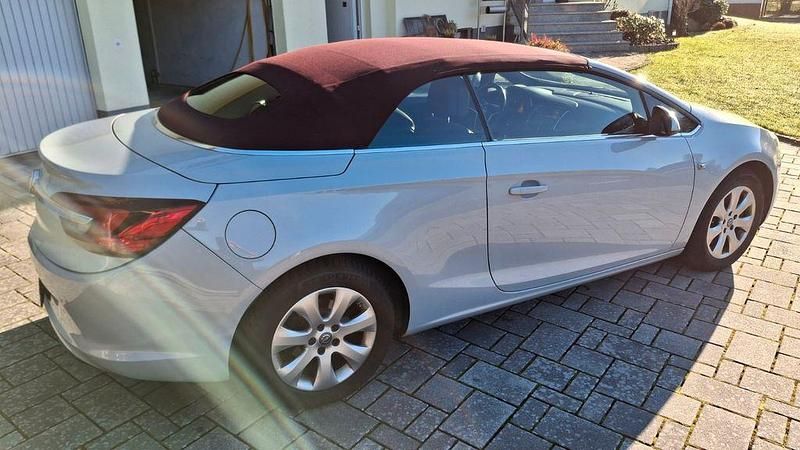 Gebraucht Opel Cascada Innovation 170 PS (125 kW) 2014 Cabrio