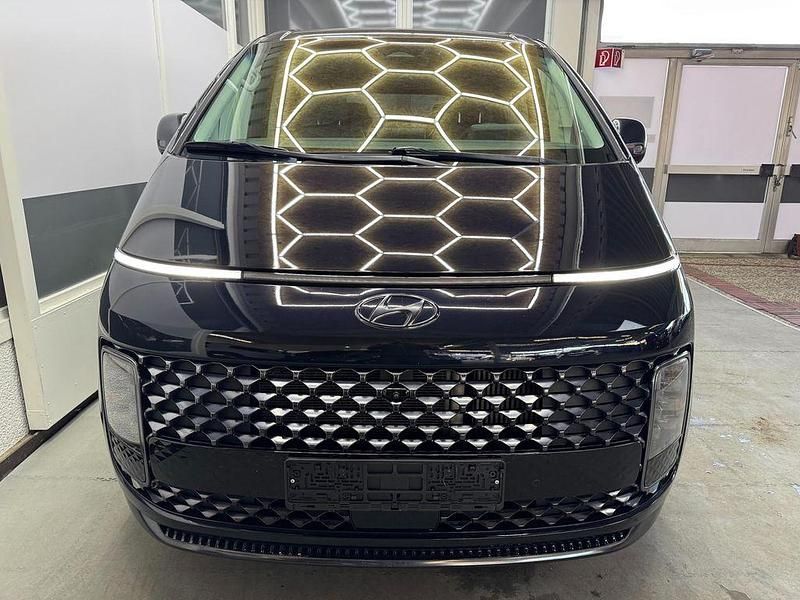 Gebraucht Hyundai Staria Signature 177 PS (130 kW) 2022 Moonlight blue Van / Kleinbus