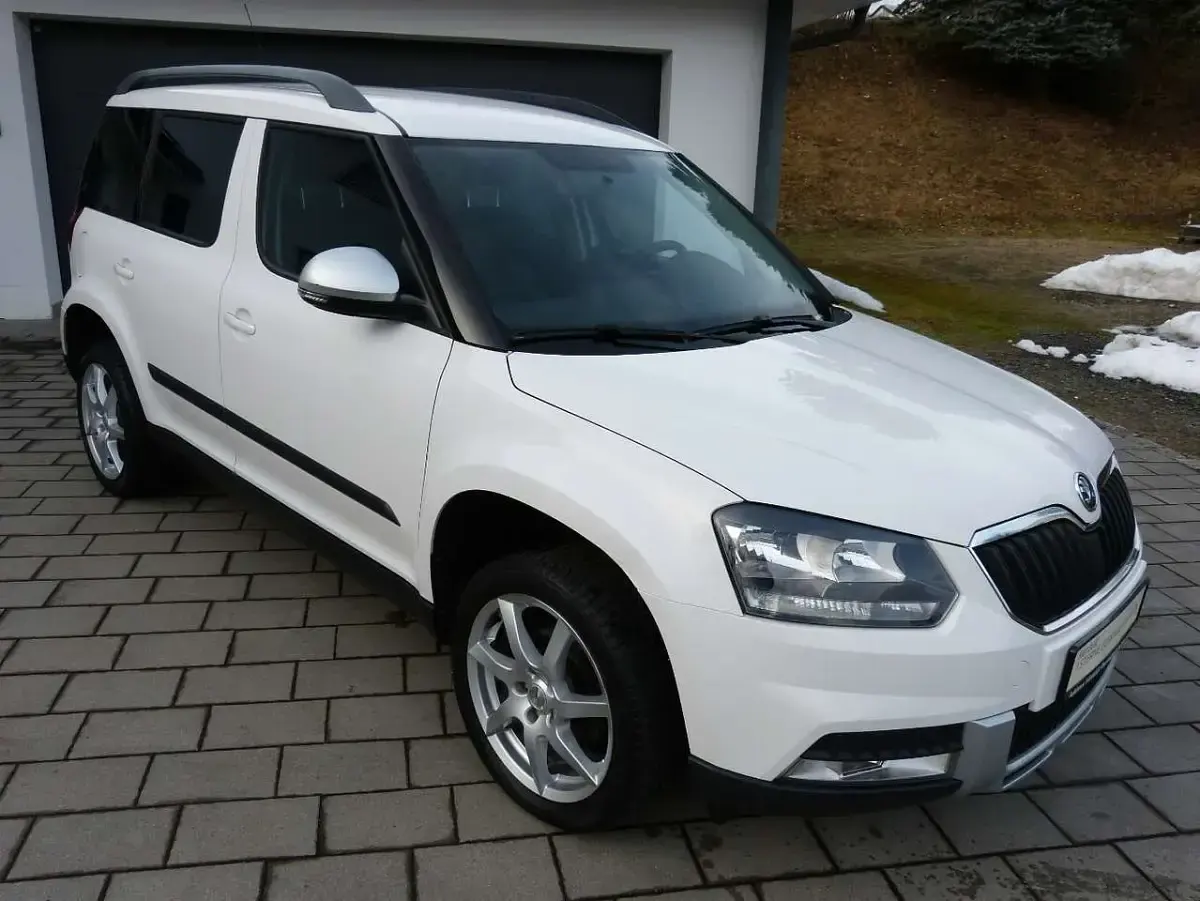 Używany Skoda Yeti Active 110 KM (80 kW) 2014 Biały SUV