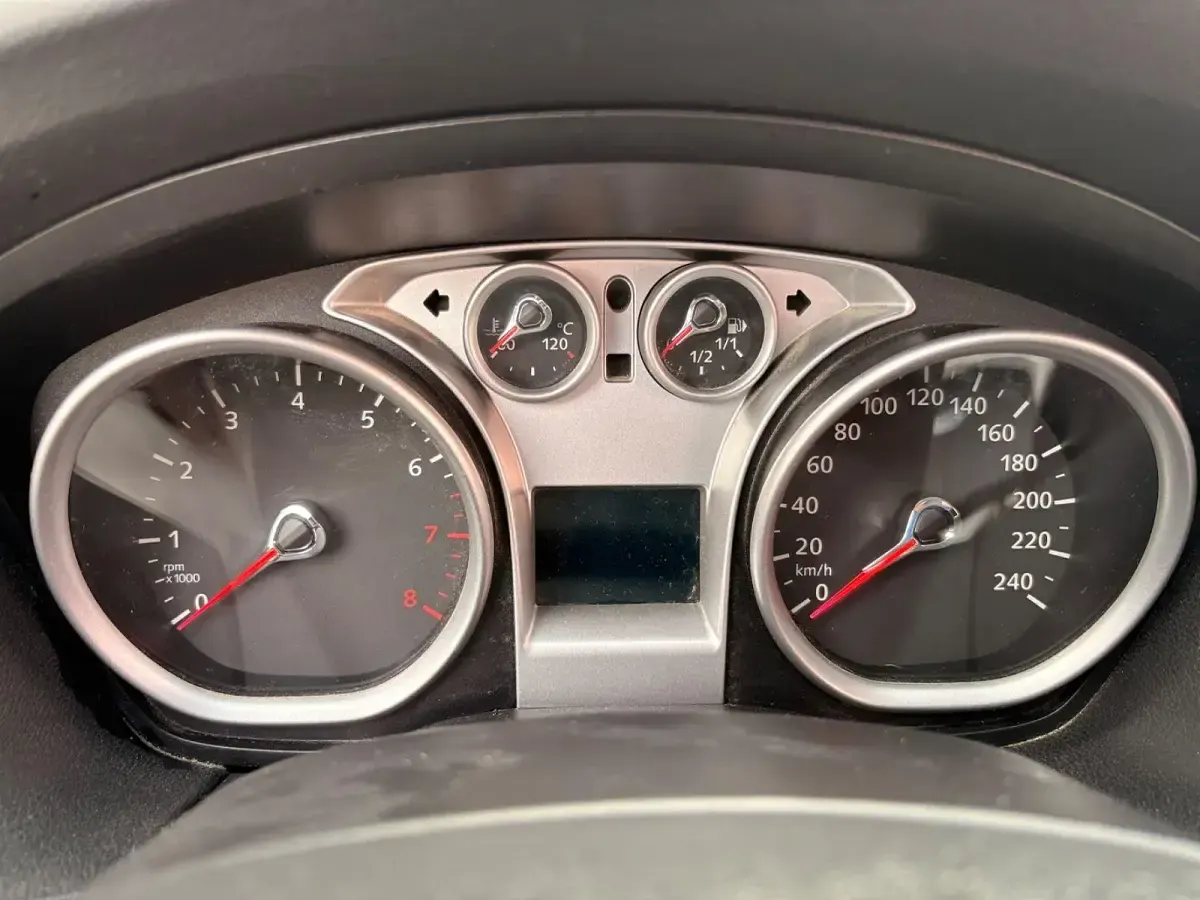 Używany Ford Focus 125 KM (91 kW) 2010 Biały Kombi