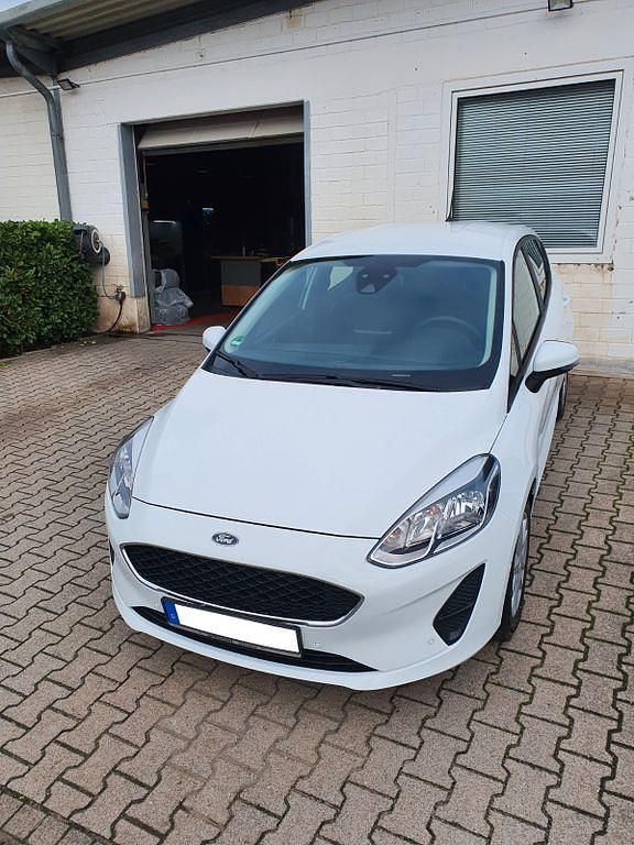 Weiß Gebraucht 2019 Ford Fiesta Cool & Connect Kleinwagen | 9.790 € (Fairer Preis) - Bild 1/4
