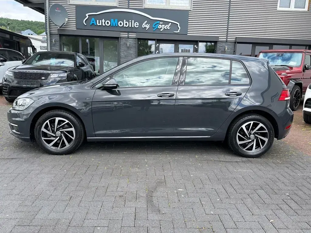 Używany VW Golf VII Join 110 KM (80 kW) 2018 Szary Sedan/Limuzyna