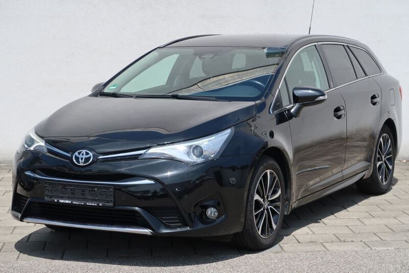 Schwarz Gebraucht 2018 Toyota Avensis Multidrive S Kombi | 17.900 € (Fairer Preis) - Bild 1/4