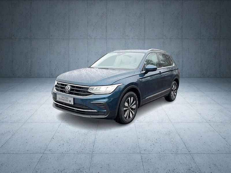 Gebraucht VW Tiguan Move 150 PS (110 kW) 2024 Nightshade blue metallic SUV