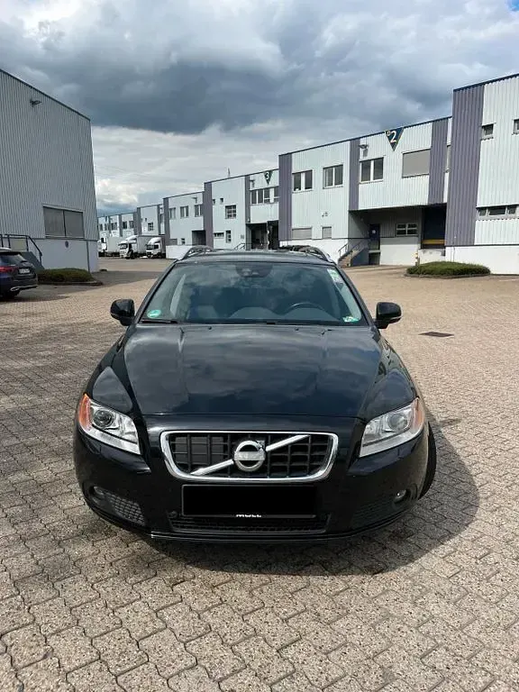 Gebraucht Volvo V70 Summum 163 PS (119 kW) 2013 Schwarz Kombi