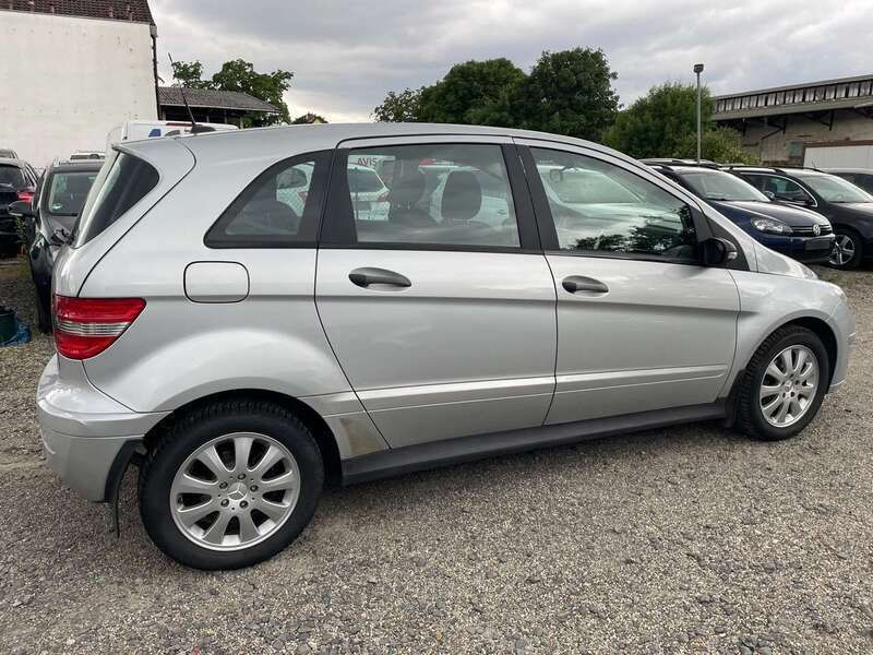 Polarsilber Gebraucht 2006 Mercedes B170 Van / Kleinbus | 3.750 € (Guter Preis) - Bild 1/4