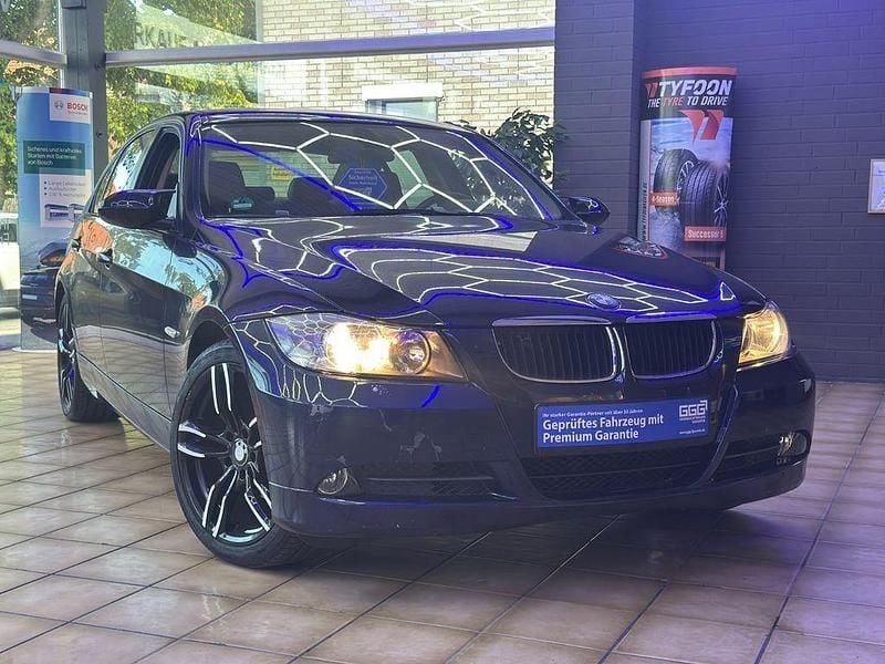 Blau Gebraucht 2005 BMW 320 Limousine | 6.500 € (Etwas zu teuer) - Bild 1/4
