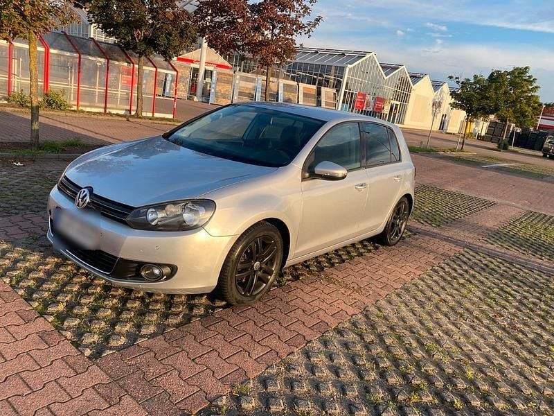 Silber Gebraucht 2009 VW Golf VI Limousine | 24.995 € - Bild 1/4