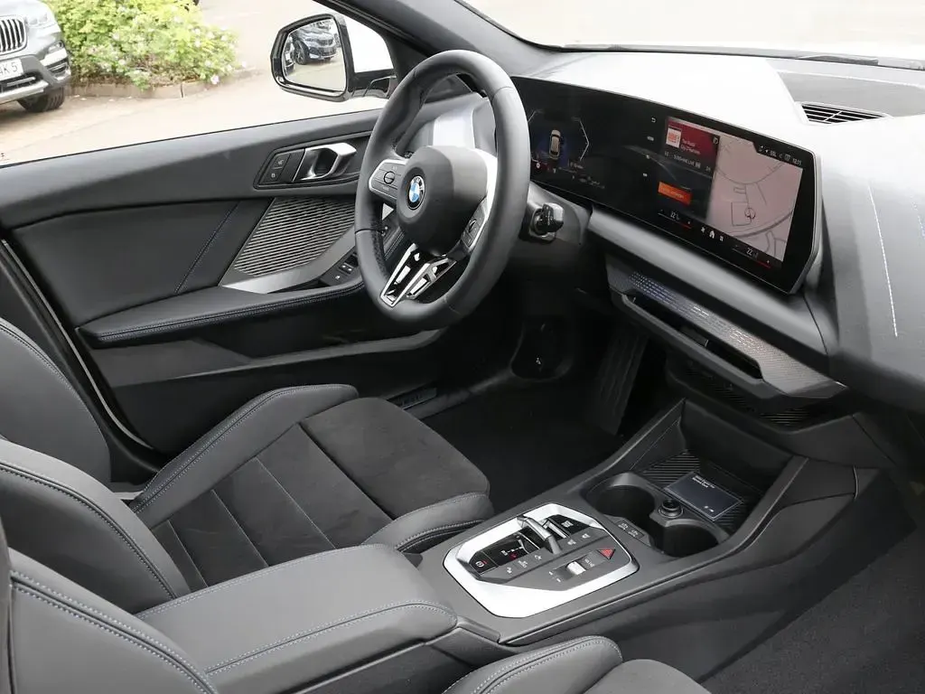 Nowe BMW 120 Performance 170 KM (125 kW) 2026 Biały Hatchback
