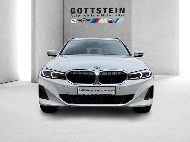 Weiß Gebraucht 2022 BMW 320 Kombi | 32.580 € (Fairer Preis) - Bild 1/4