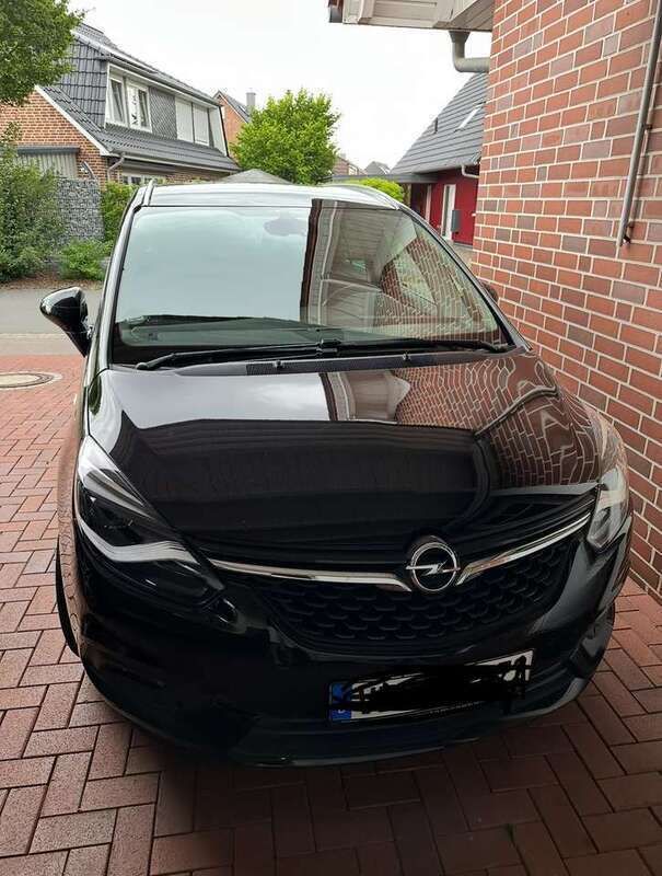 Schwarz Gebraucht 2017 Opel Zafira Tourer Business Innovation Van / Kleinbus | 8.590 € (Superpreis) - Bild 1/4