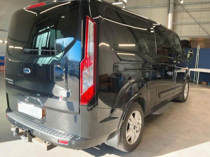 Gebraucht Ford Tourneo Titanium 170 PS (125 kW) 2019 Shadow black Van / Kleinbus