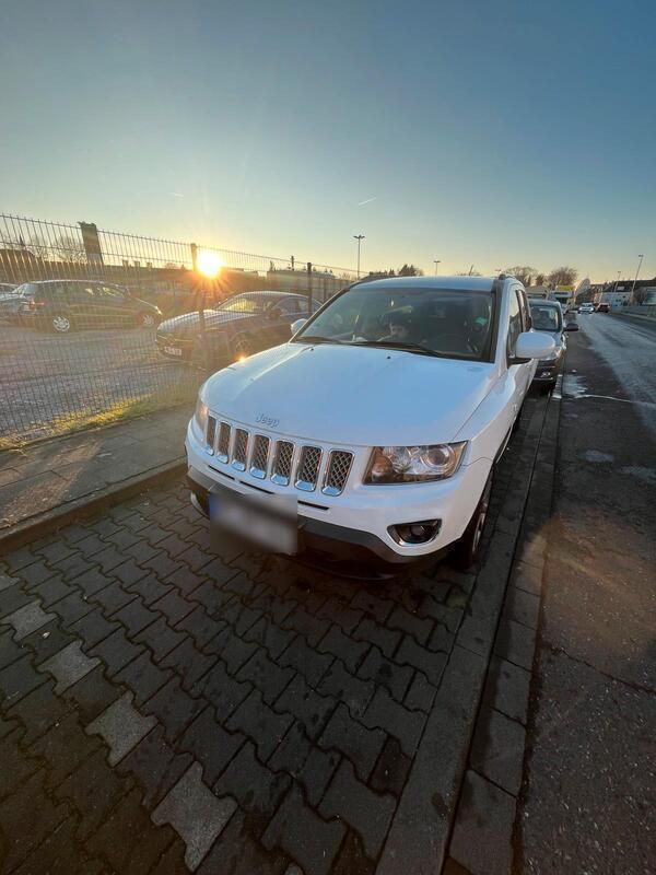 Weiß Gebraucht 2014 Jeep Compass SUV | 5.500 € - Bild 1/4