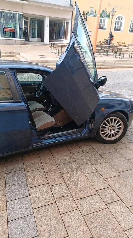 Blau Gebraucht 2004 Alfa Romeo 147 Kleinwagen | 2.150 € (Teuer) - Bild 1/4