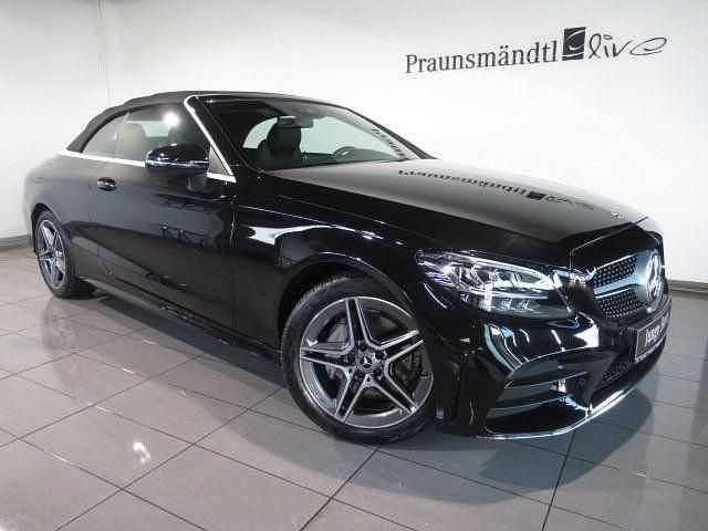 Gebraucht Mercedes C200 AMG 184 PS (135 kW) 2020 Lack obsidianschwarz met Cabrio