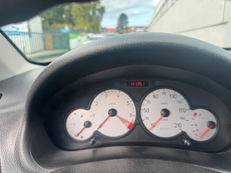 Blau Gebraucht 2006 Peugeot 206 Coupé | 1.200 € (Fairer Preis) - Bild 1/4