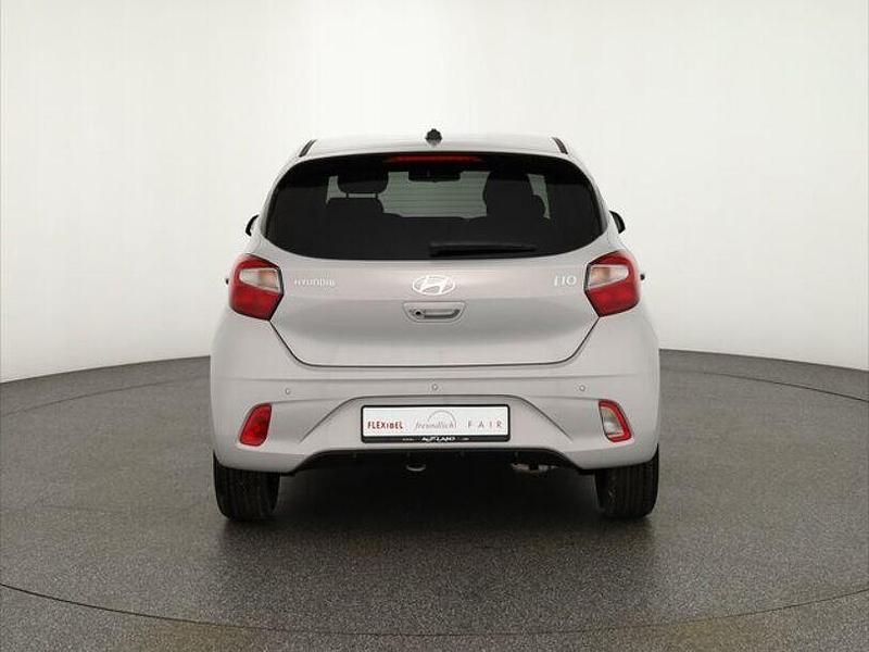 Neu Hyundai i10 63 PS (46 kW) 2025 Grau Kleinwagen