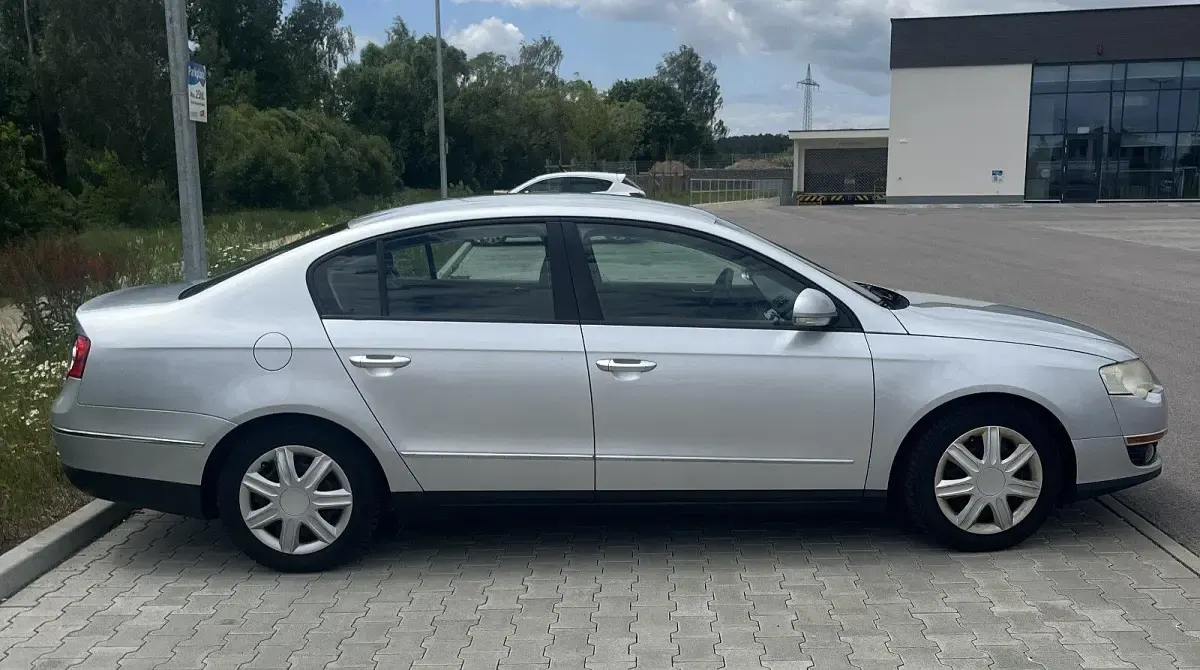Gebraucht VW Passat 105 PS (77 kW) 2008 Limousine