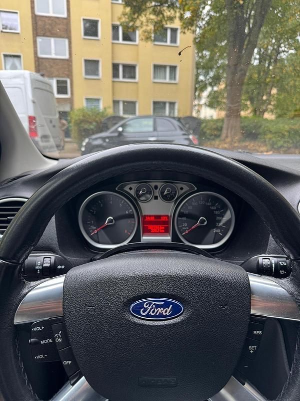 Gebraucht Ford Focus 116 PS (85 kW) 2008 Silber Kleinwagen