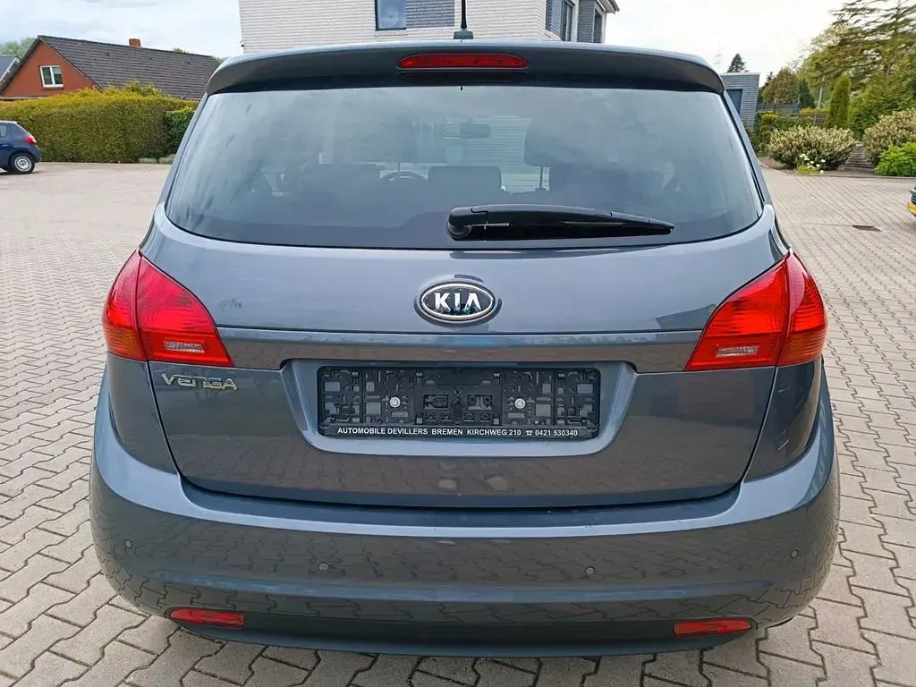 Gebraucht Kia Venga 125 PS (91 kW) 2011 Grau Kleinwagen